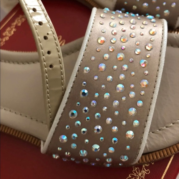 Designer Sandals - Picture 3 of 5